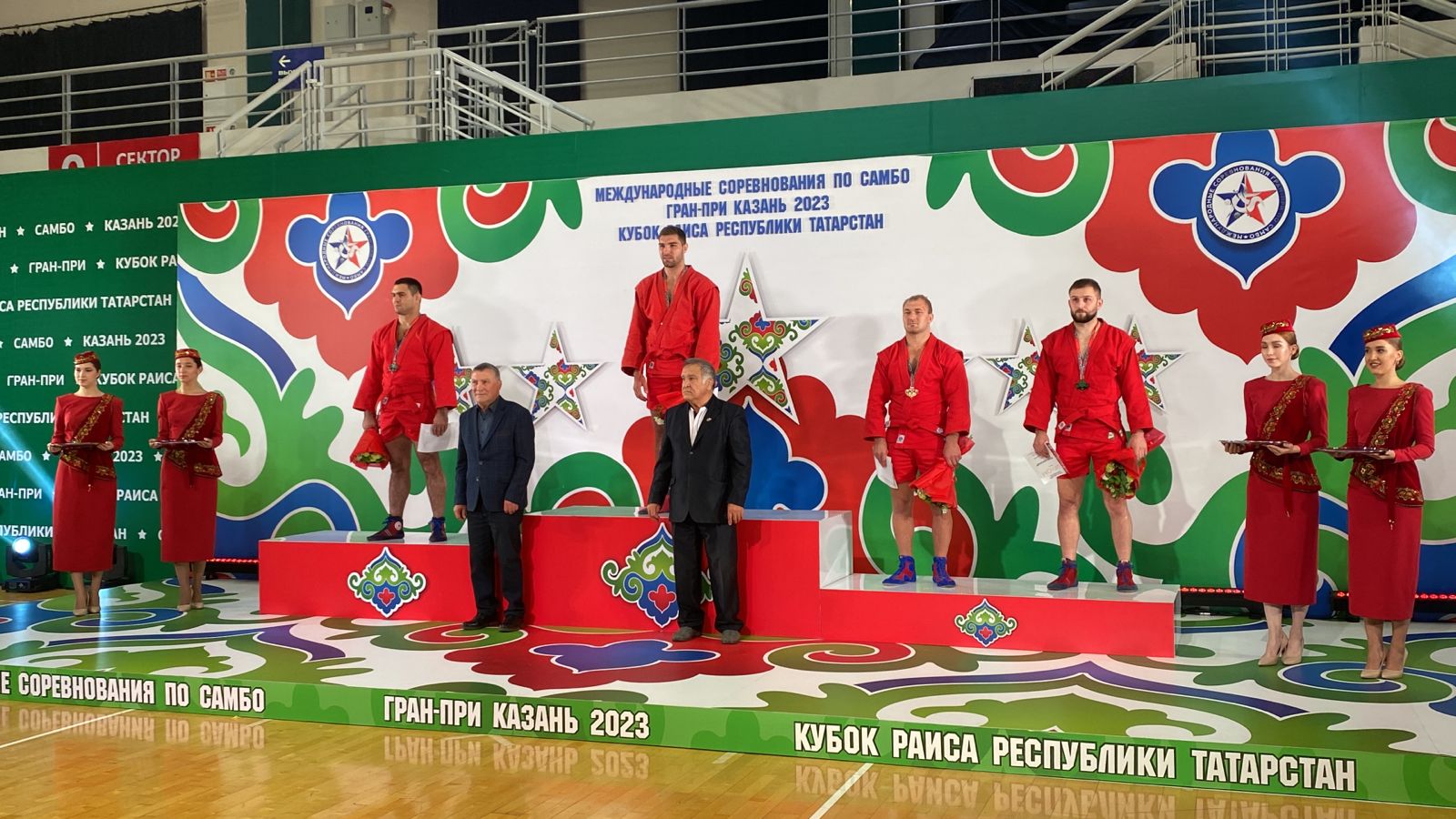 Уральские самбисты завоевали пять медалей на международном Гран-при в Казани