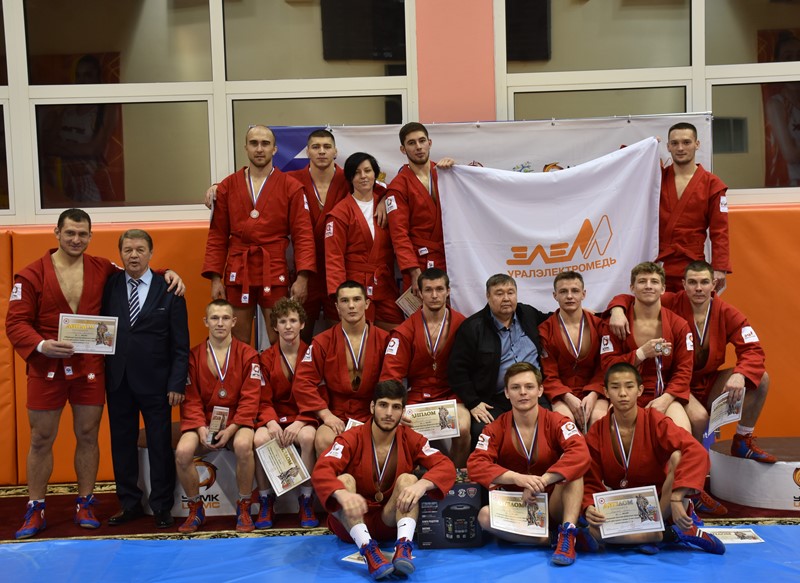 Самбисты УГМК завершили чемпионат и первенства УрФО с более чем 20 медалями