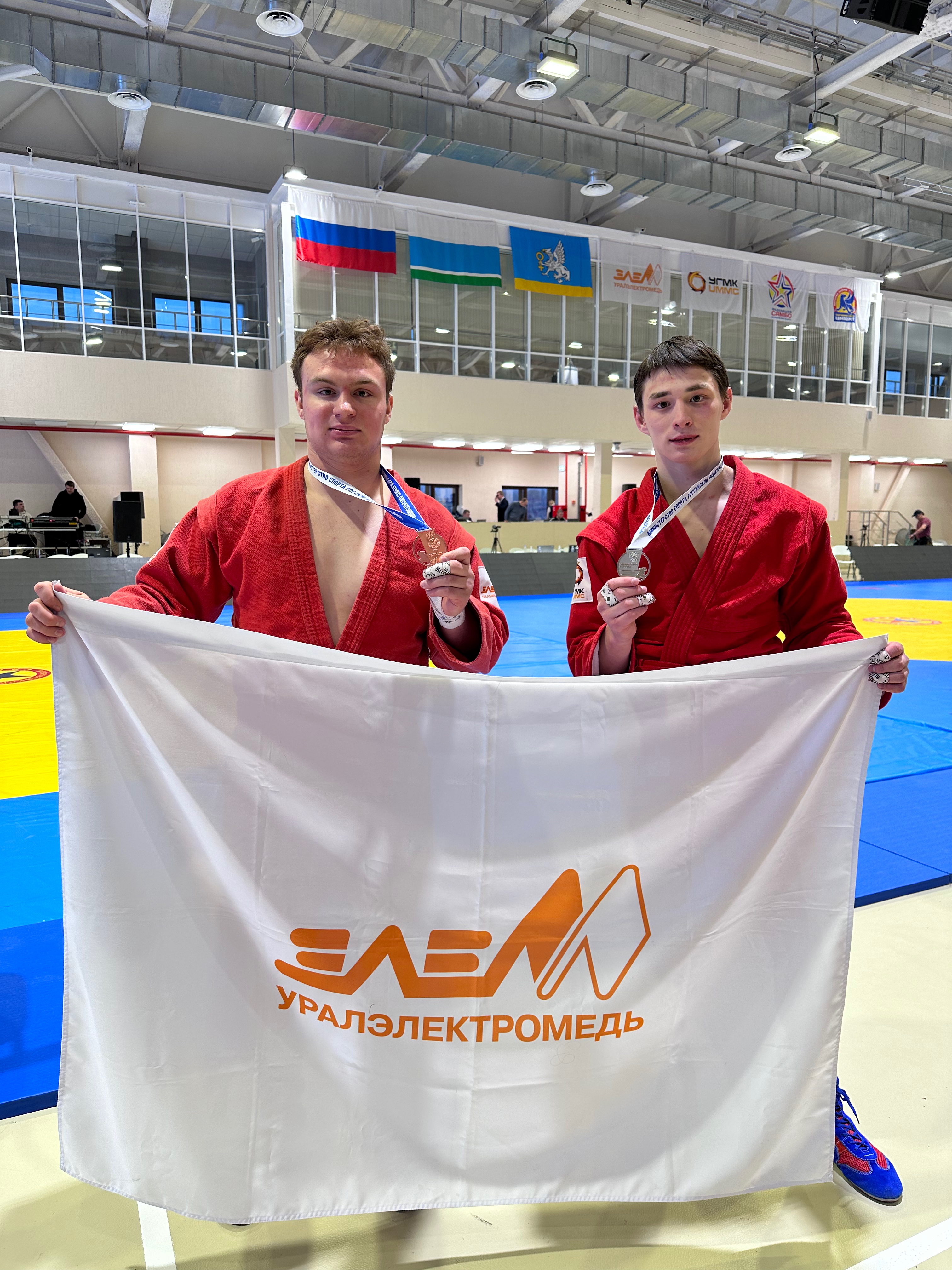 В третий, заключительный,  день юниорского первенства России в Верхней Пышме наши спортсмены выиграли серебряную и бронзовую награды