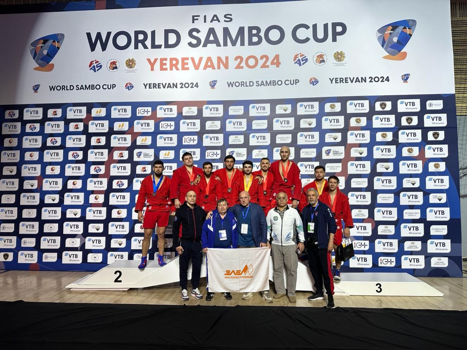 Две золотые медали выиграли самбисты УГМК на Кубке мира в Ереване